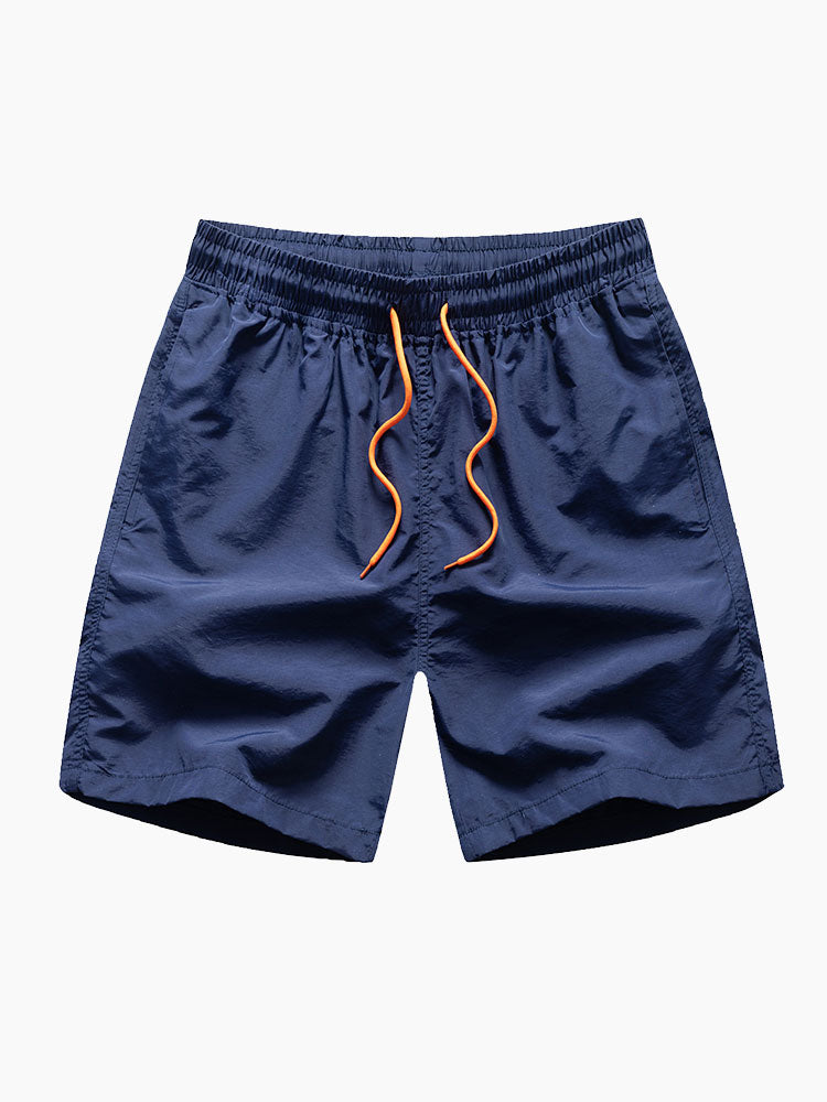 Hemd mit Palmenmuster und Shorts zum Schwimmen