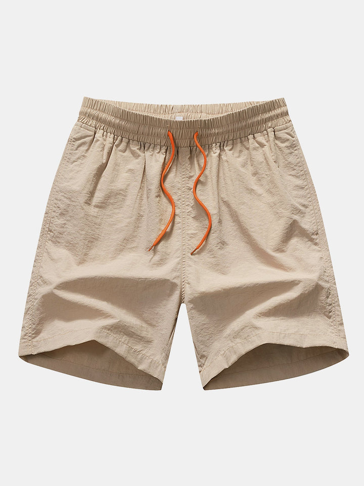 Hemd mit Palmenmuster und Shorts zum Schwimmen