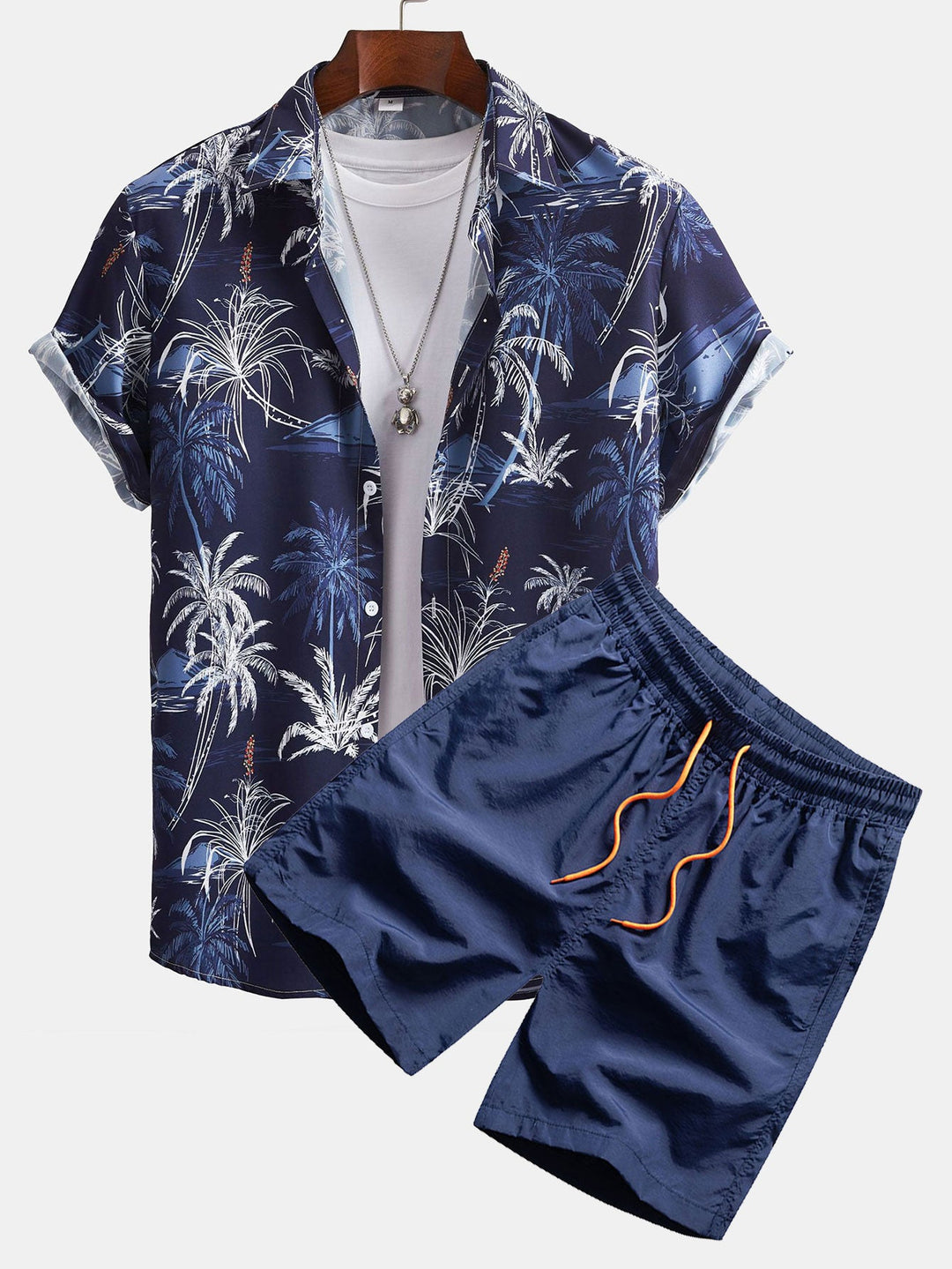 Hemd mit Palmenmuster und Shorts zum Schwimmen