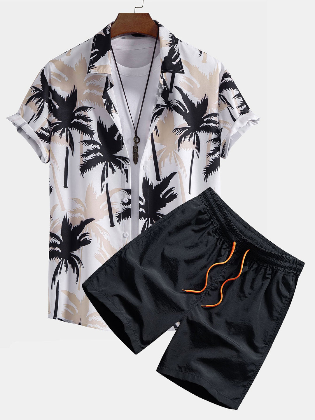 Hemd mit Palmenmuster und Shorts zum Schwimmen
