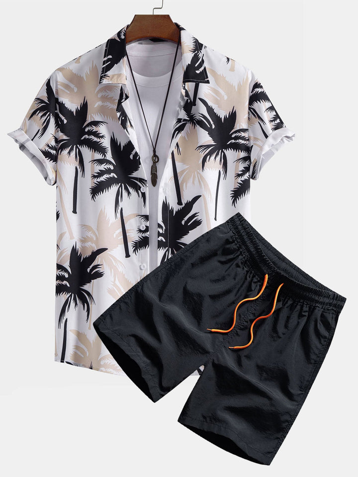 Hemd mit Palmenmuster und Shorts zum Schwimmen