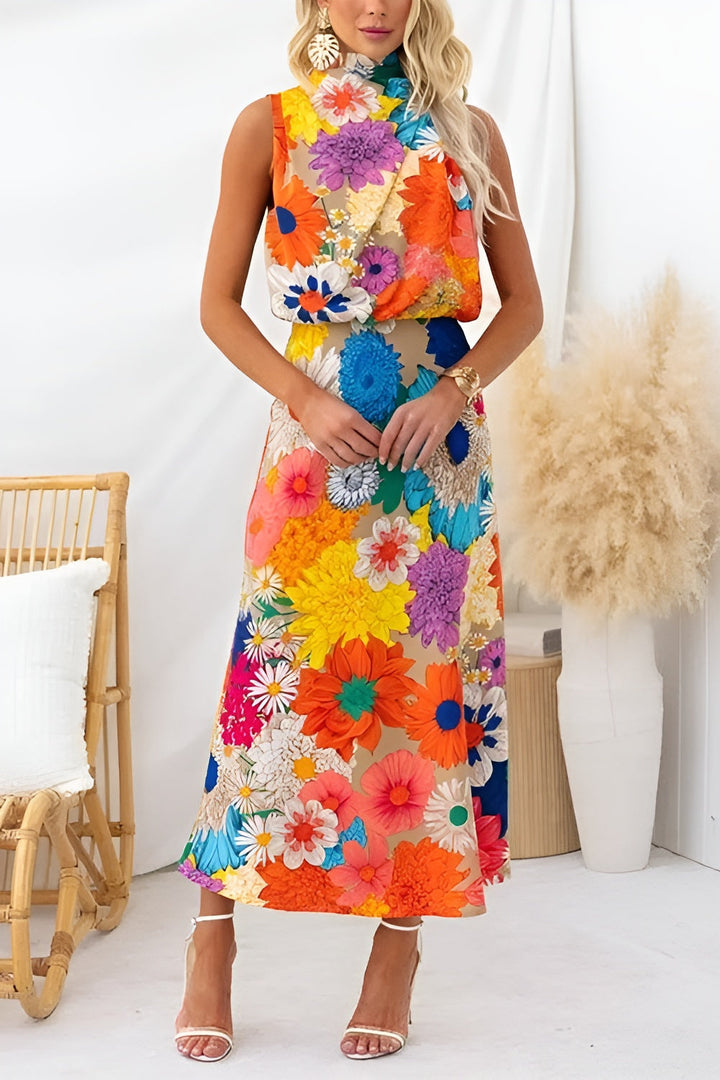 Sommer | Ärmloses Maxikleid mit Bindeband am Hals, taillierter Schnitt, Blumendruck