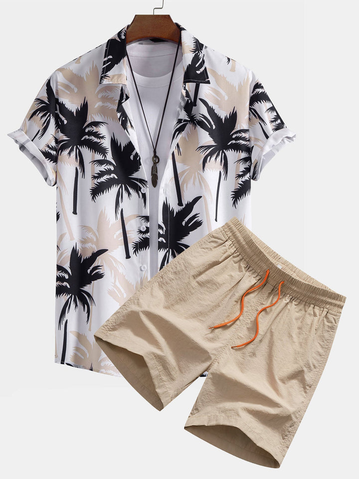 Hemd mit Palmenmuster und Shorts zum Schwimmen