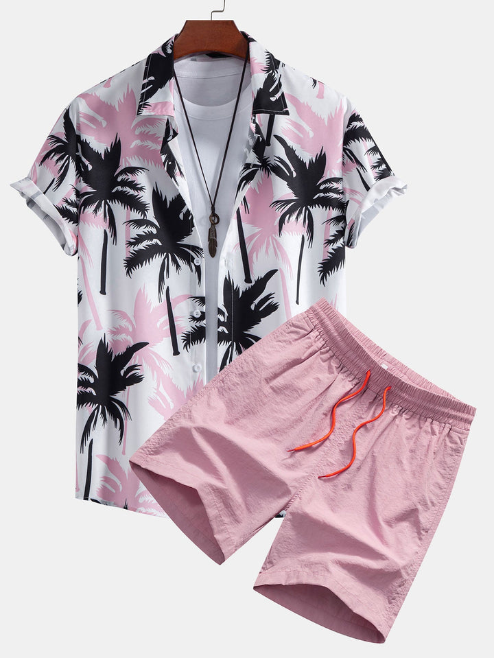 Hemd mit Palmenmuster und Shorts zum Schwimmen