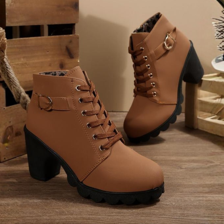 Sommerfeld | Schnürstiefeletten mit Metallschnalle
