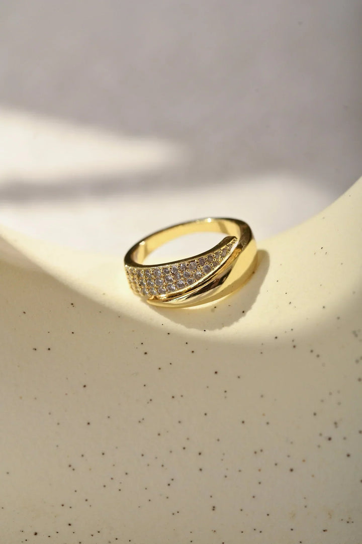 Sommerfeld | Eleganter Goldring mit funkelnden Steinen (1 kaufen, 1 gratis dazu)