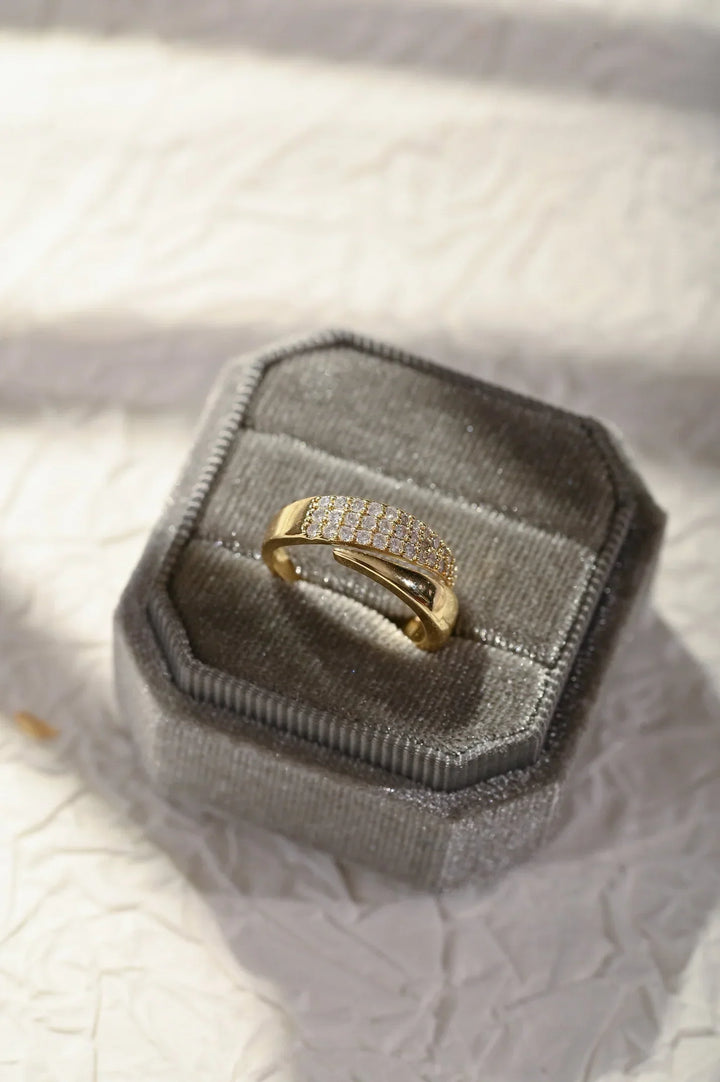 Sommerfeld | Eleganter Goldring mit funkelnden Steinen (1 kaufen, 1 gratis dazu)