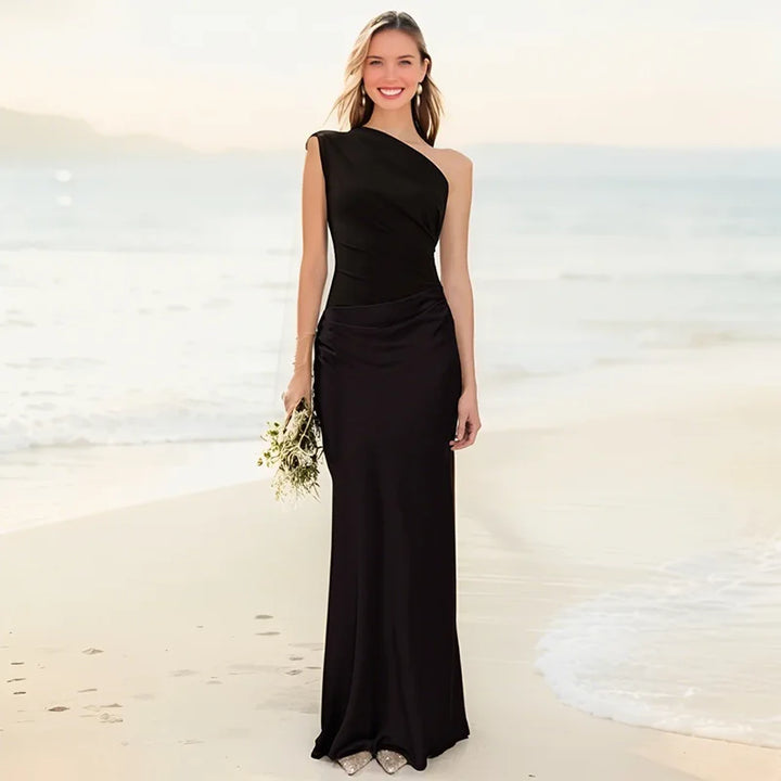 Amber™ – Ein Schulter Satin Maxikleid