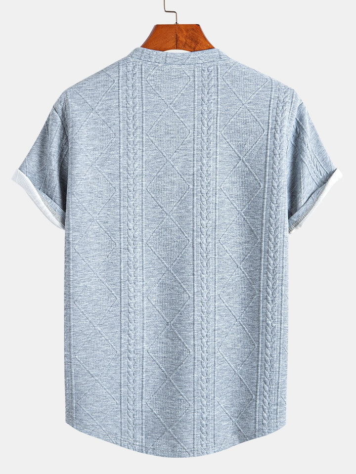 Kurzärmeliges geometrisches Jacquard-T-Shirt mit abgerundetem Saum & Shorts