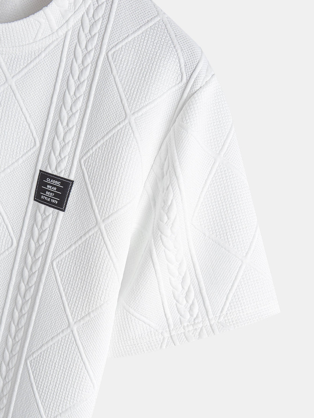 Kurzärmeliges geometrisches Jacquard-T-Shirt mit abgerundetem Saum & Shorts